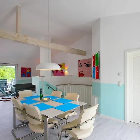 Ruegen-beach-house-haus-schostek