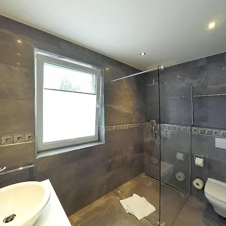 Ruegen-beach-house-haus-schostek Feriehus