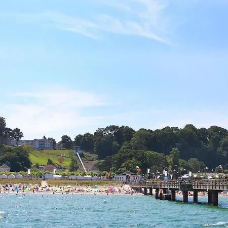 Ruegen-beach-house-haus-schostek