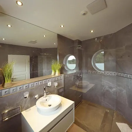 Ruegen-beach-house-haus-schostek *